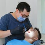 Czy irygator dentystyczny jest niezbędny? Zalety i wady