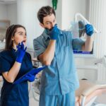 Czy leczenie kanałowe boli? Fakty i mity o endodoncji